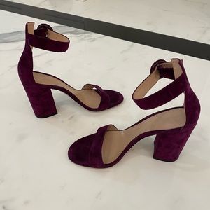 GIANVITO ROSSI SUEDE HEELS